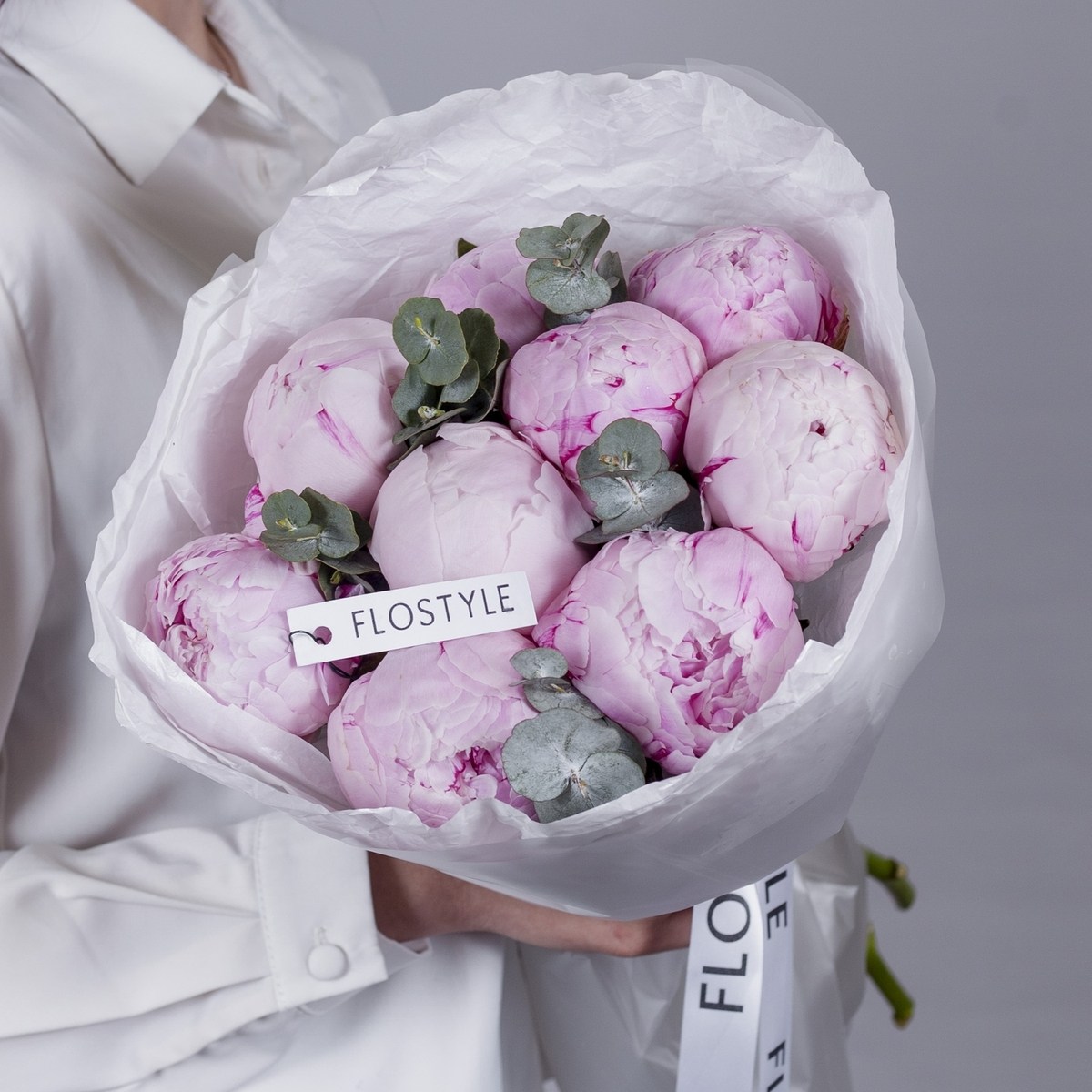 Букет из 9 пионов Сара Бернард